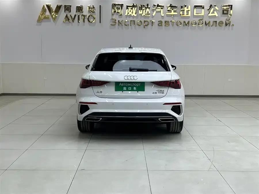 Audi A3 2023 facelift Sportback 35 TFSI luxury sports model 2023 — миниатюра 2