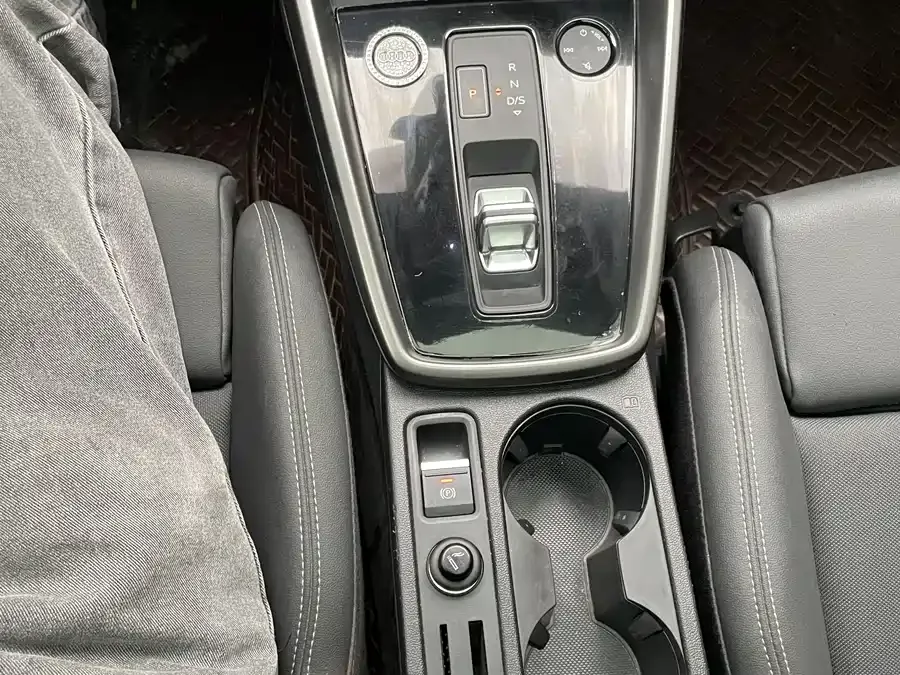 Audi A3 2022 Sportback 35 TFSI stylish and sporty 2023 — миниатюра 4