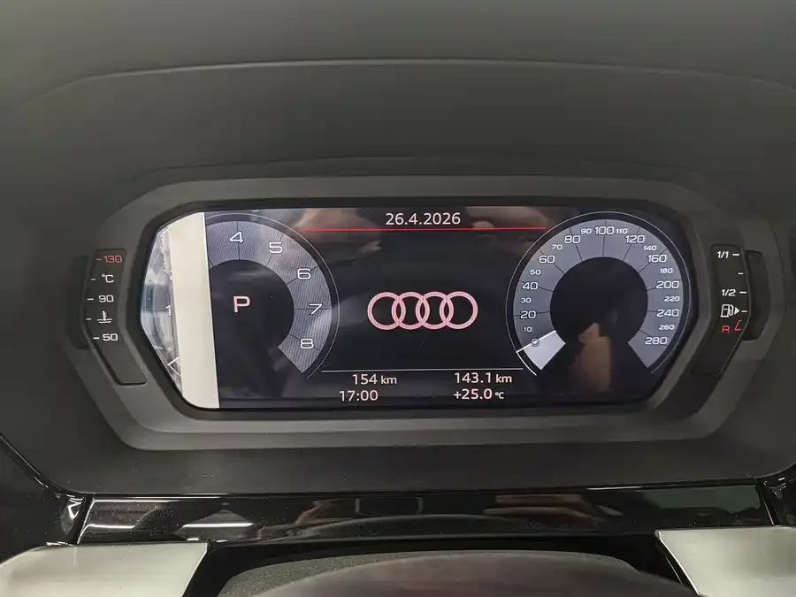 Audi A3 2026 Sportback 35TFSI Flying Spur Luxury Edition 2026 — миниатюра 4