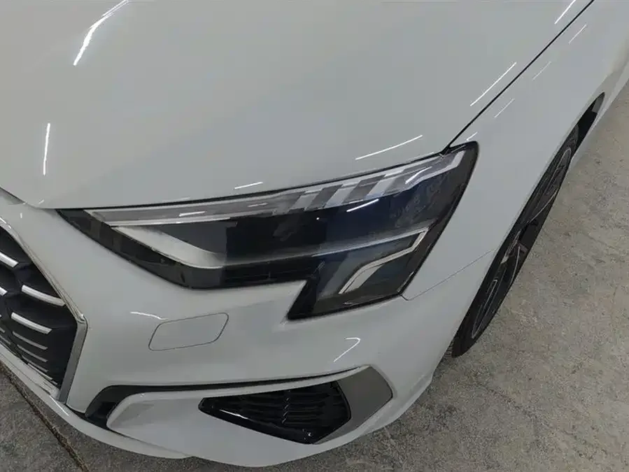 Audi A3 2023 facelift Sportback 35 TFSI stylish and sporty 2024 — миниатюра 2