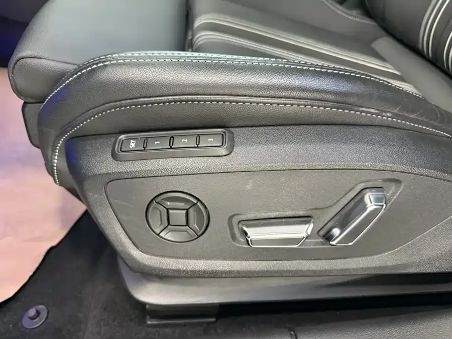 Audi A3 2023 facelift Sportback 35 TFSI stylish and sporty 2023 — миниатюра 4