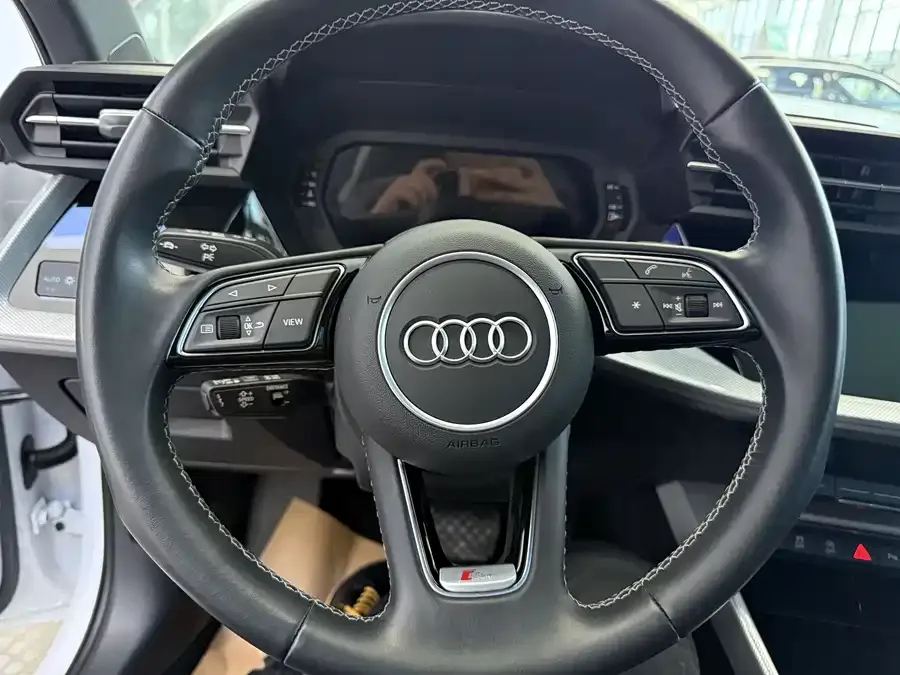 Audi A3 2023 facelift Sportback 35 TFSI stylish and sporty 2023 — миниатюра 5