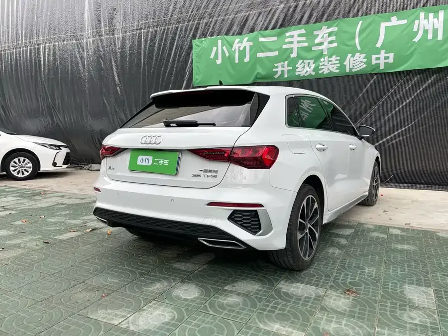 Audi A3 2023 Sportback 35 TFSI Aggressive Sports 2023 — миниатюра 2