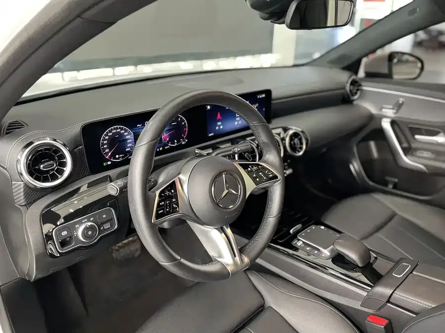 Mercedes-Benz Class A Mercedes-Benz A-Class 2023 A 200 L Dynamic Edition 2024 — миниатюра 5