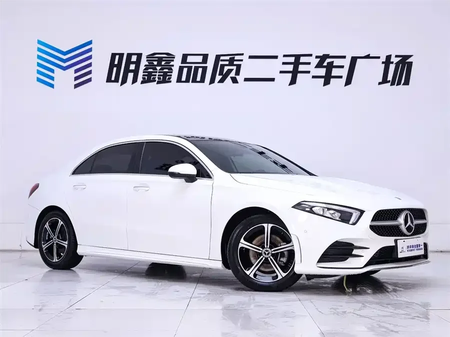 Mercedes-Benz Class A Mercedes-Benz A-Class 2022 Model Three A 200 L Sports Sedan Fashion Model 2023 — миниатюра 2