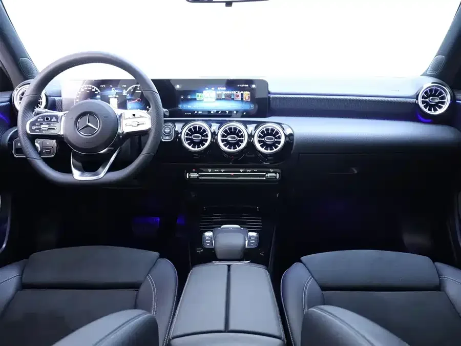 Mercedes-Benz Class A Mercedes-Benz A-Class 2022 Model Three A 200 L Sports Sedan Fashion Model 2023 — миниатюра 4