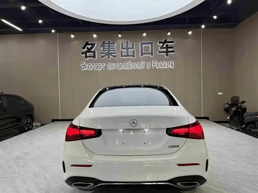 Mercedes-Benz Class A Mercedes-Benz A-Class 2023 A 180 L 2023 — миниатюра 2