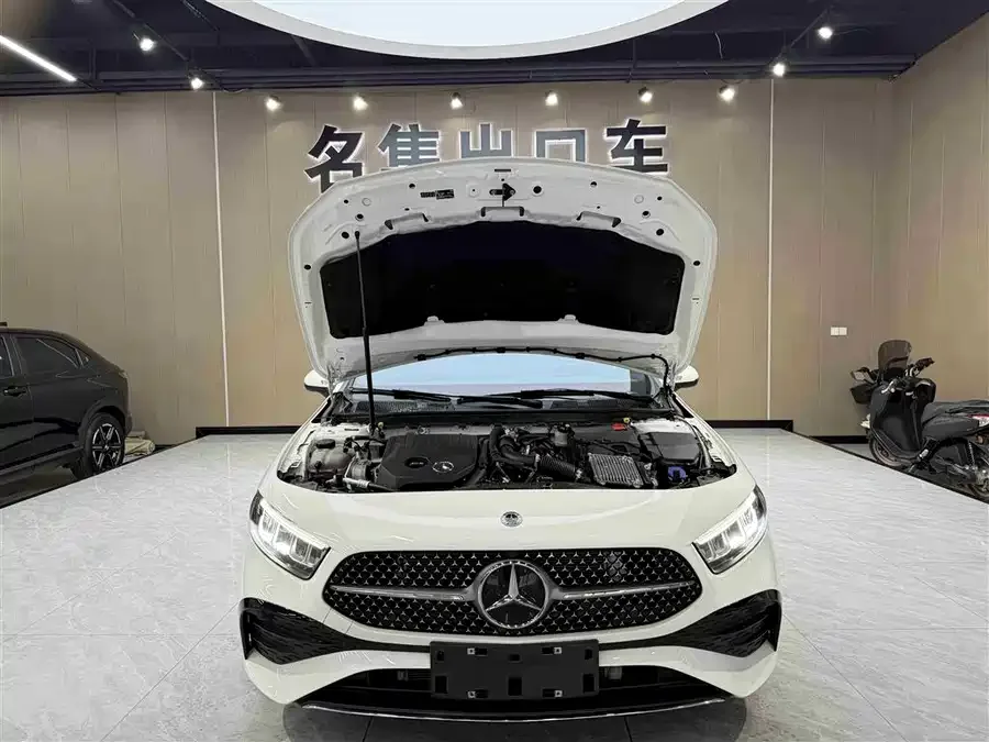 Mercedes-Benz Class A Mercedes-Benz A-Class 2023 A 180 L 2023 — миниатюра 4