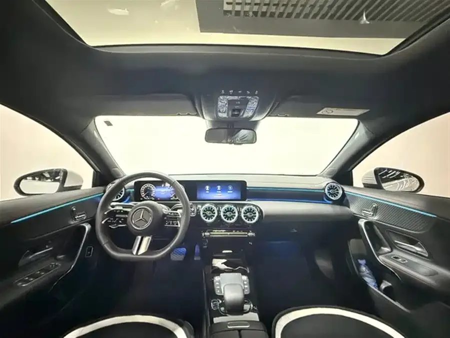 Mercedes-Benz Class A Mercedes-Benz A-Class 2024 A 200 L Fashion Edition 2024 — миниатюра 4