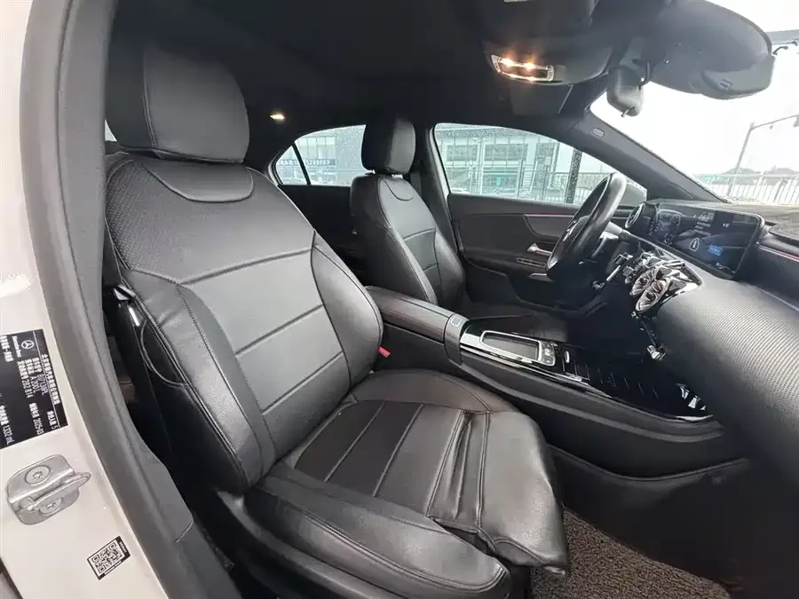 Mercedes-Benz Class A Mercedes-Benz A-Class 2025 A 200 L Fashion Edition 2025 — миниатюра 4
