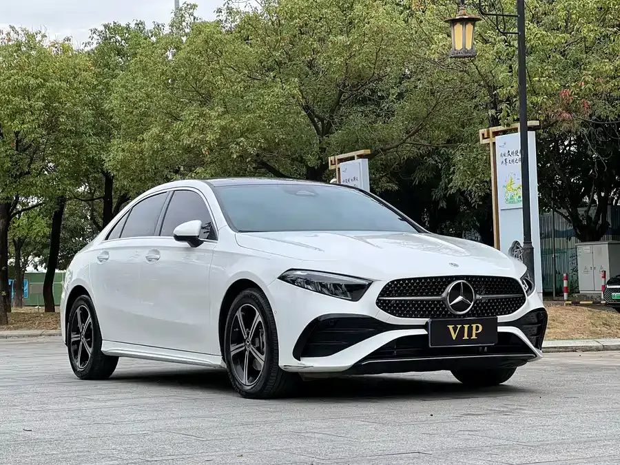 Mercedes-Benz Class A Mercedes-Benz A-Class 2024 A 200 L Fashion Edition 2024 — миниатюра 2