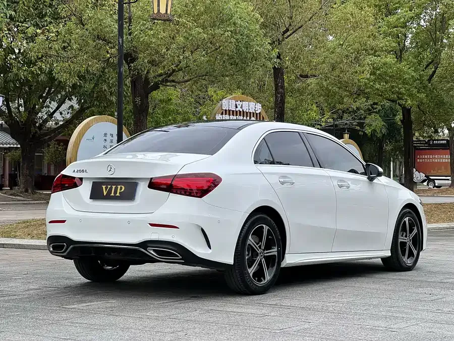 Mercedes-Benz Class A Mercedes-Benz A-Class 2024 A 200 L Fashion Edition 2024 — миниатюра 5