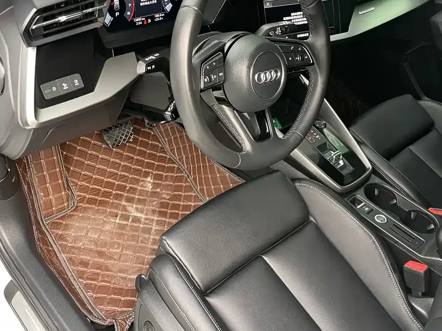 Audi A3 2023 facelift Sportback 35 TFSI aggressive and sporty 2023 — миниатюра 4