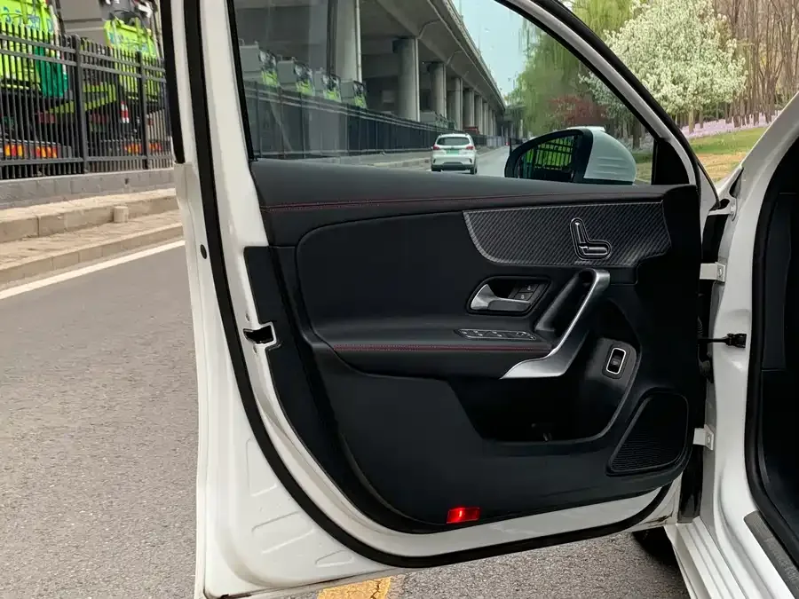 Mercedes-Benz Class A Mercedes-Benz A-Class 2023 A 200 L Fashion Edition 2023 — миниатюра 3