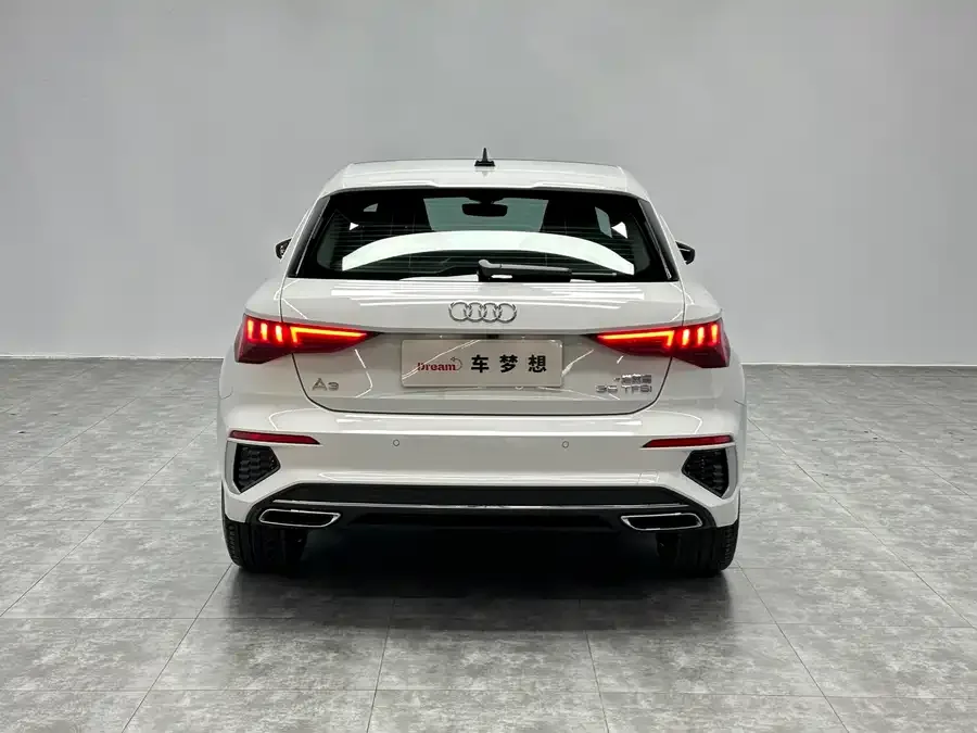 Audi A3 2024 Sportback 35 TFSI stylish and sporty 2024 — миниатюра 2