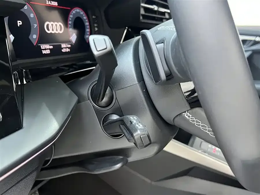 Audi A3 2023 A3L Limousine 35 TFSI Fashion Sports 2023 — миниатюра 3