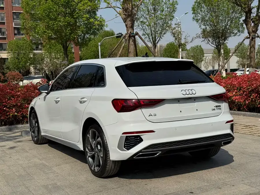 Audi A3 2023 Sportback 35 TFSI stylish and sporty 2023 — миниатюра 2
