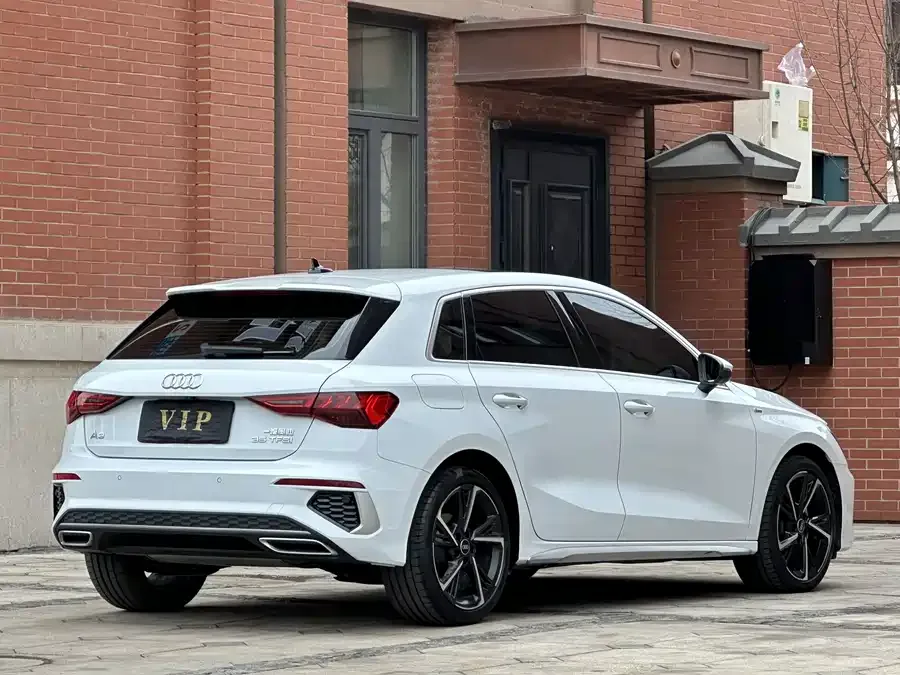 Audi A3 2024 Sportback 35 TFSI stylish and sporty 2024 — миниатюра 2