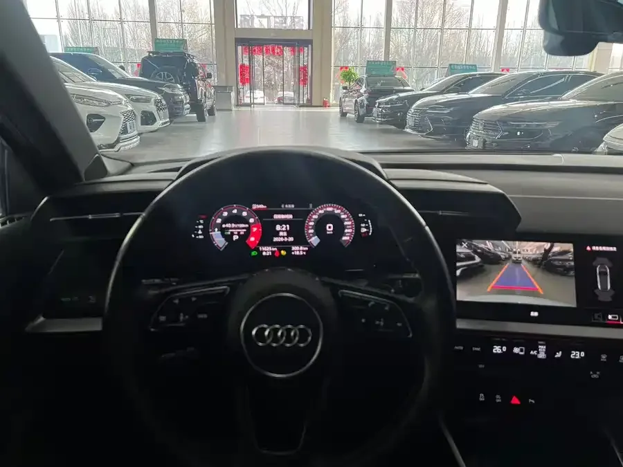 Audi A3 2024 Sportback 35 TFSI stylish and sporty 2024 — миниатюра 3
