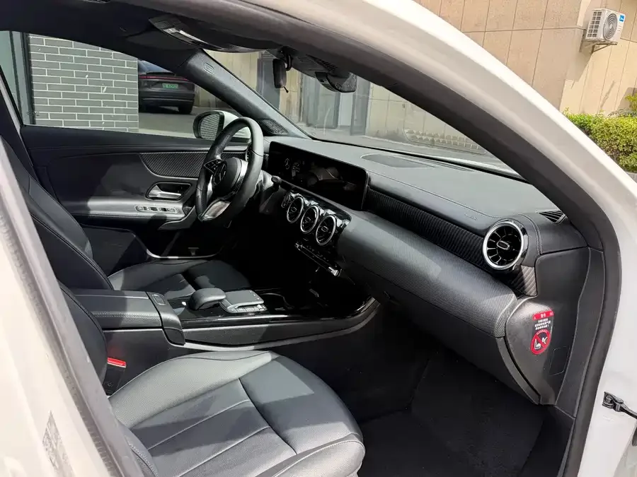 Mercedes-Benz Class A Mercedes-Benz A-Class 2023 A 200 L Dynamic Edition 2023 — миниатюра 4