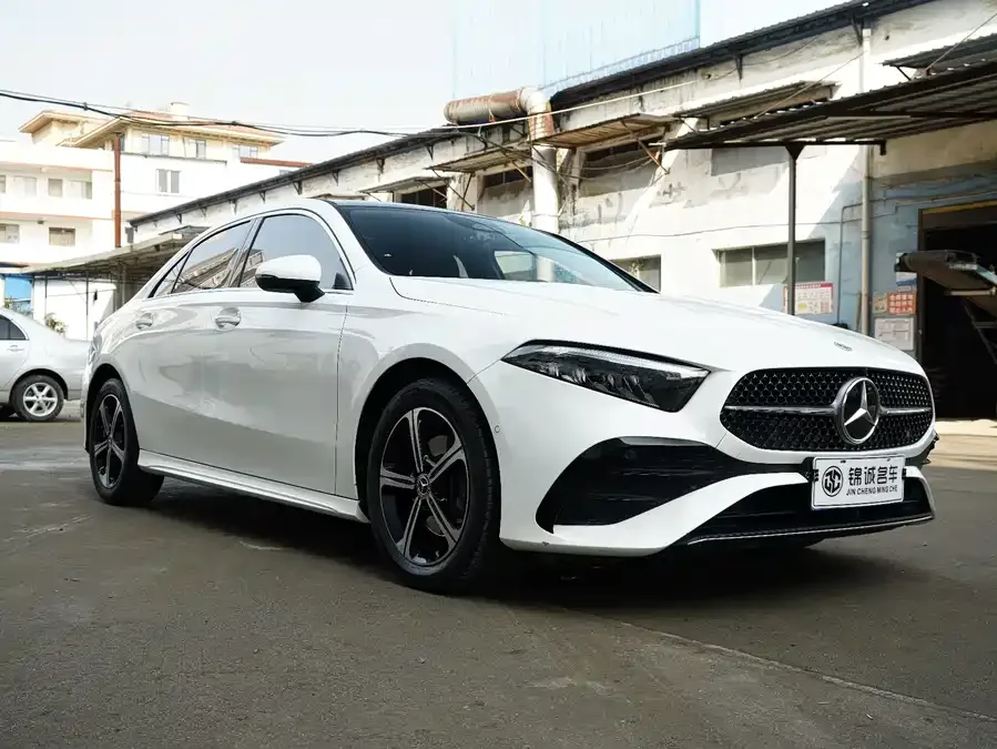 Mercedes-Benz Class A Mercedes-Benz A-Class 2023 A 200 L Fashion Edition 2023 — миниатюра 2