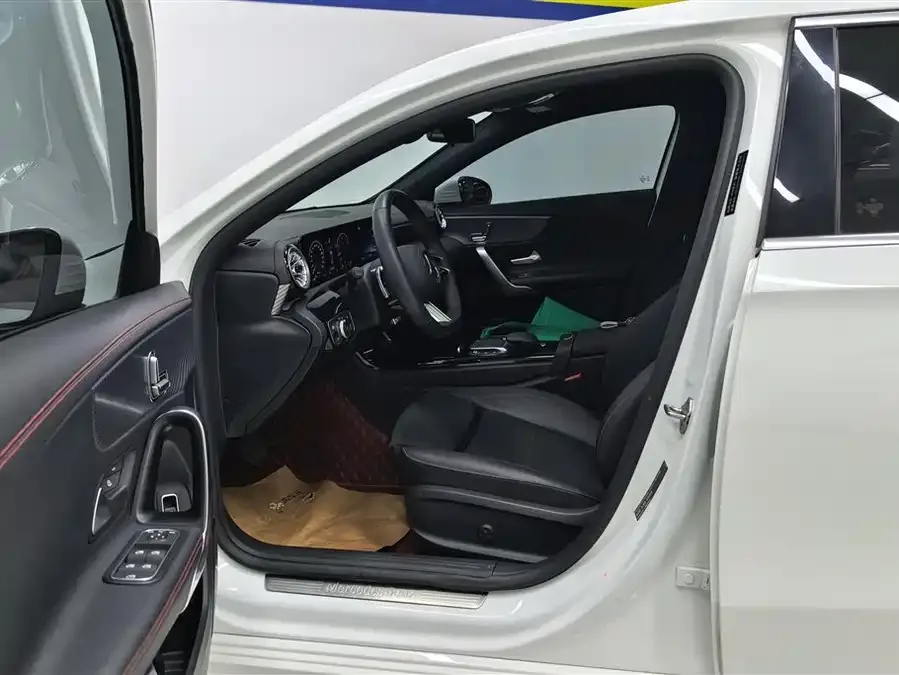 Mercedes-Benz Class A Mercedes-Benz A-Class 2023 A 200 L Fashion Edition 2023 — миниатюра 3