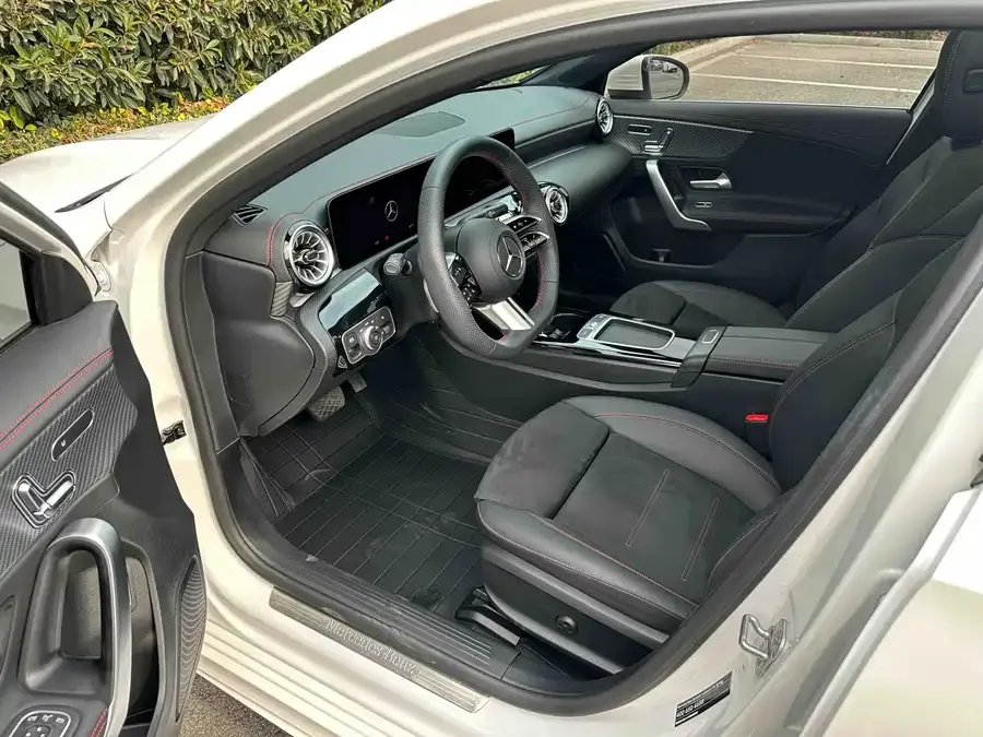 Mercedes-Benz Class A Mercedes-Benz A-Class 2023 A 200 L Fashion Edition 2023 — миниатюра 2