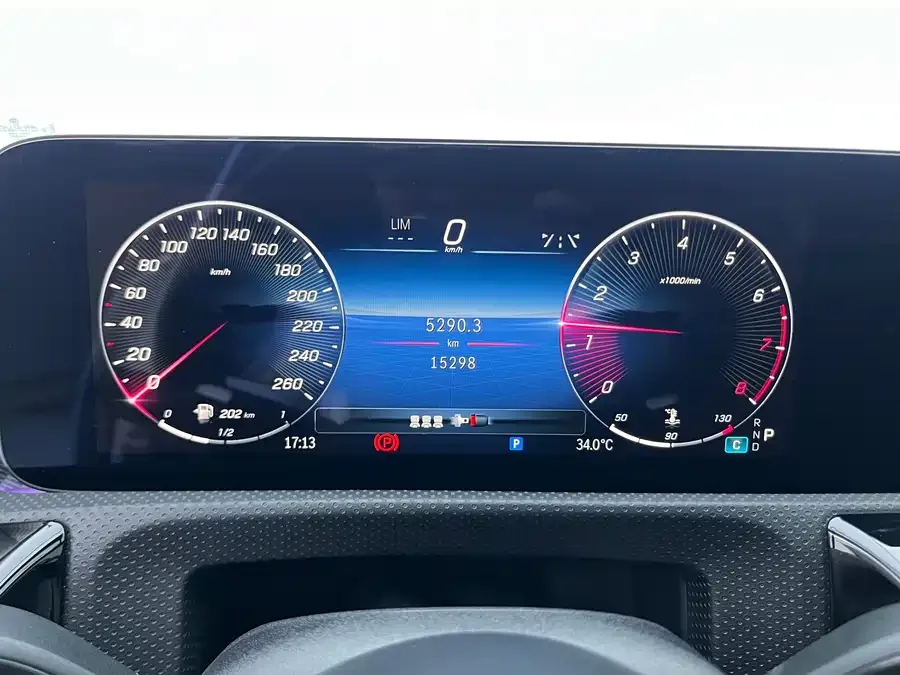 Mercedes-Benz Class A Mercedes-Benz A-Class 2024 A 200 L Fashion Edition 2024 — миниатюра 4