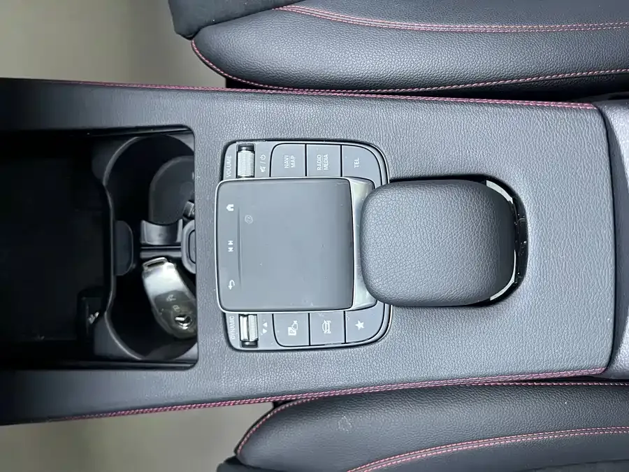 Mercedes-Benz Class A Mercedes-Benz A-Class 2024 A 200 L Fashion Edition 2024 — миниатюра 5