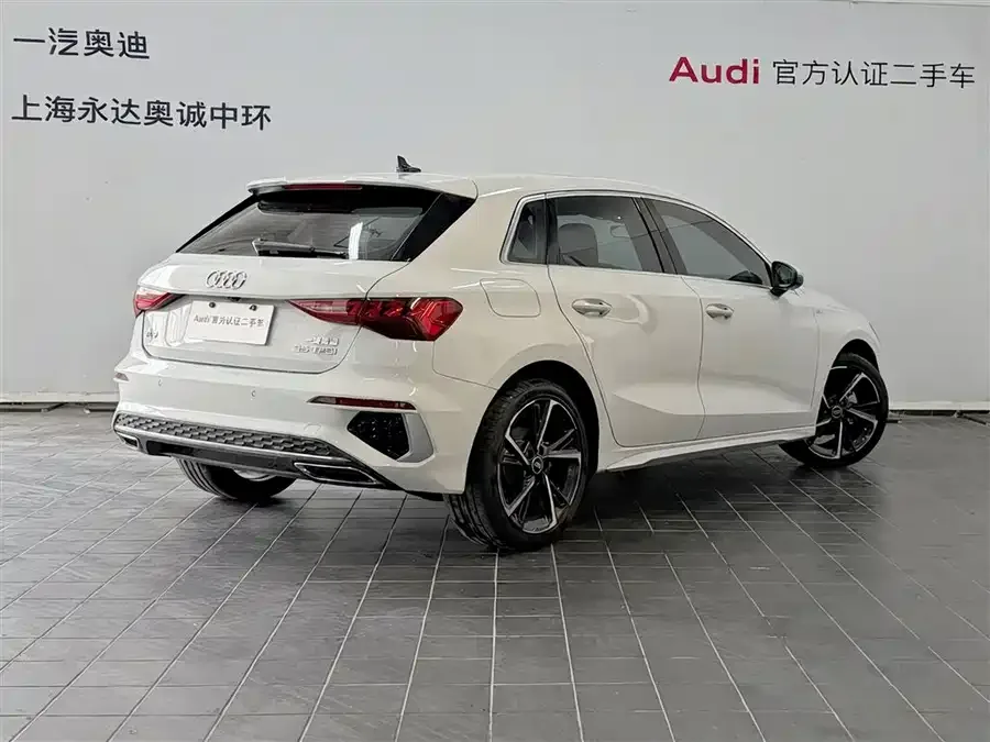 Audi A3 2024 Sportback 35 TFSI stylish and sporty 2024 — миниатюра 2
