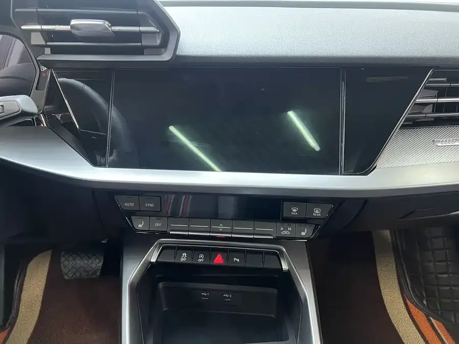 Audi A3 2023 facelift A3L Limousine 35 TFSI stylish and sporty 2023 — миниатюра 3
