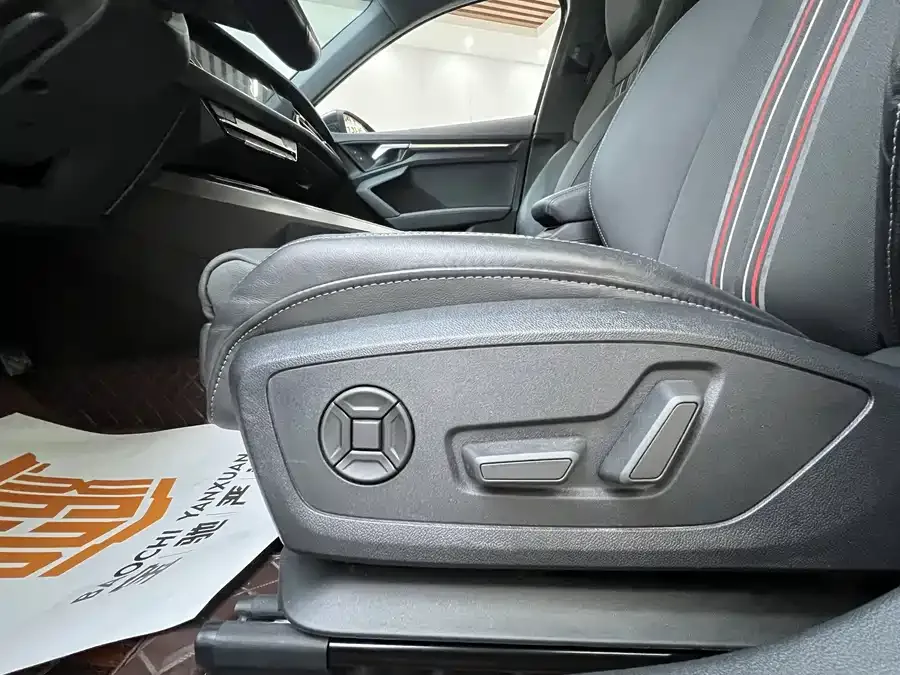 Audi A3 2023 facelift A3L Limousine 35 TFSI stylish and sporty 2023 — миниатюра 5
