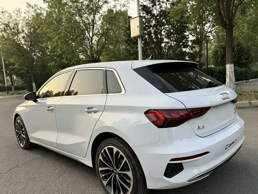 Audi A3 2023 facelift Sportback 35 TFSI luxury and elegant model 2023 — миниатюра 2