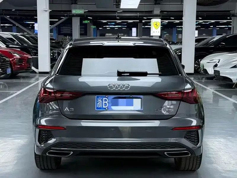 Audi A3 2023 facelift Sportback 35 TFSI stylish and sporty 2024 — миниатюра 3