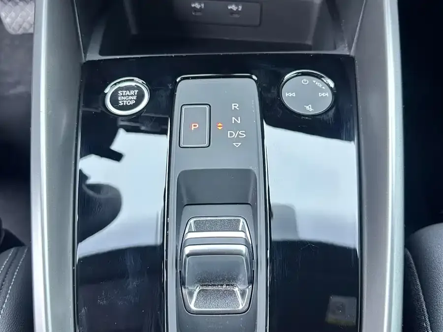 Audi A3 2022 A3L Limousine 35 TFSI Fashion Sports 2023 — миниатюра 5