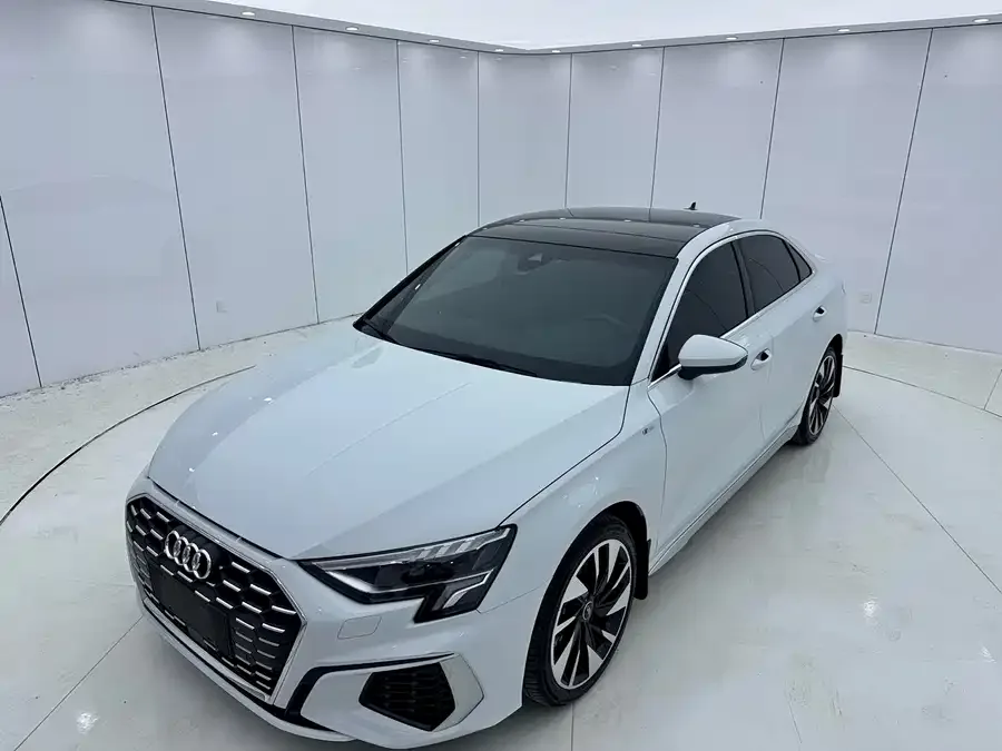 Audi A3 2022 A3L Limousine 35 TFSI Fashion Sports 2023 — фото 1, купить с доставкой в Москву