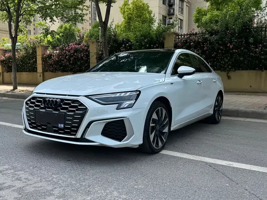 Audi A3 2023 A3L Limousine 35 TFSI Fashion Sports 2023 — фото 1, купить с доставкой в Москву