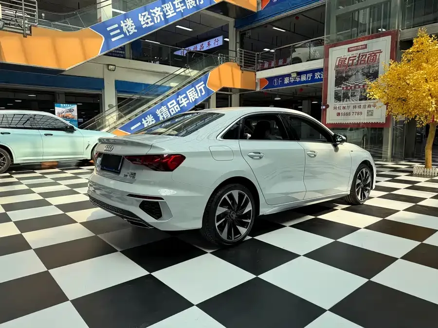 Audi A3 2023 facelift A3L Limousine 35 TFSI stylish and sporty 2023 — миниатюра 2