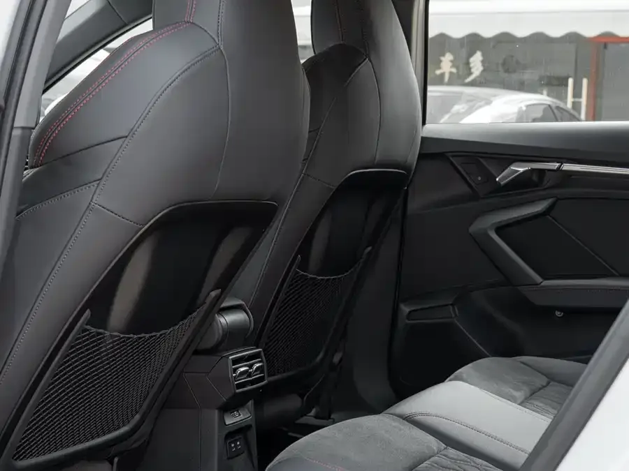 Audi A3 2023 A3L Limousine 35 TFSI Luxury Sports 2023 — миниатюра 5