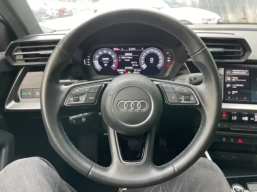 Audi A3 2023 facelift A3L Limousine 35 TFSI aggressive and sporty 2023 — миниатюра 3