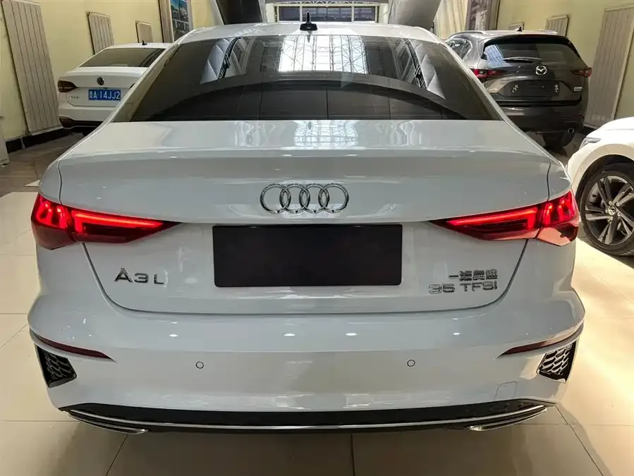 Audi A3 2022 A3L Limousine 35 TFSI Fashion Sports 2023 — миниатюра 2