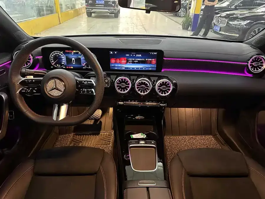 Mercedes-Benz Class A Mercedes-Benz A-Class 2024 A 200 L Fashion Edition 2024 — миниатюра 2