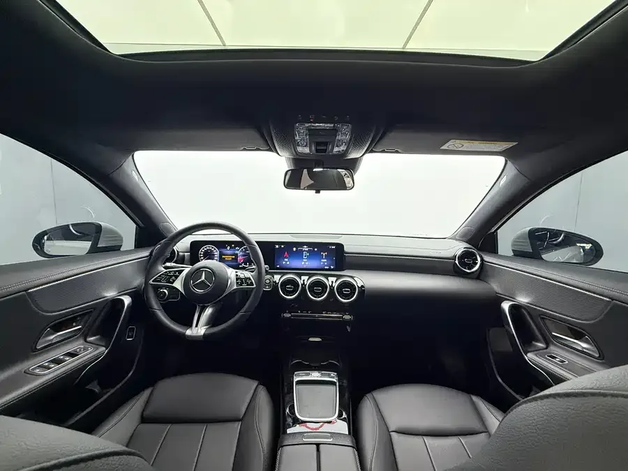 Mercedes-Benz Class A Mercedes-Benz A-Class 2023 A 180 L 2023 — миниатюра 3