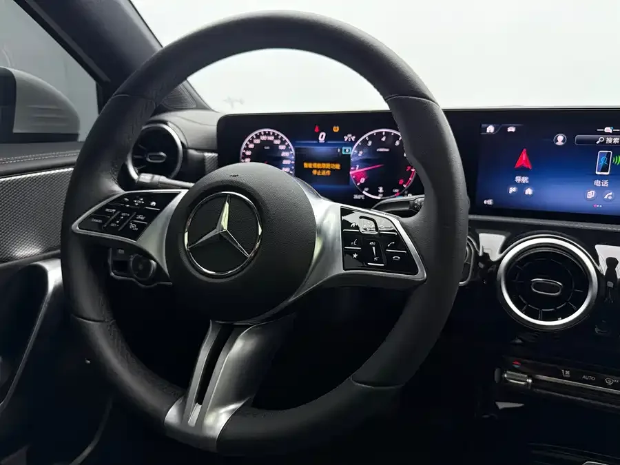 Mercedes-Benz Class A Mercedes-Benz A-Class 2023 A 180 L 2023 — миниатюра 4