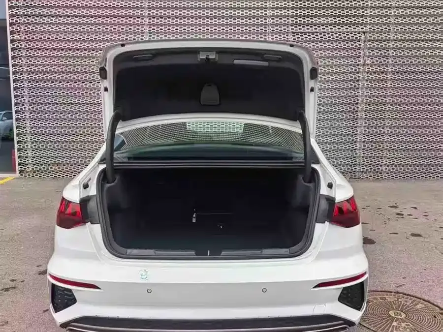 Audi A3 2024 A3L Limousine 35 TFSI Fashion Sports 2024 — миниатюра 3