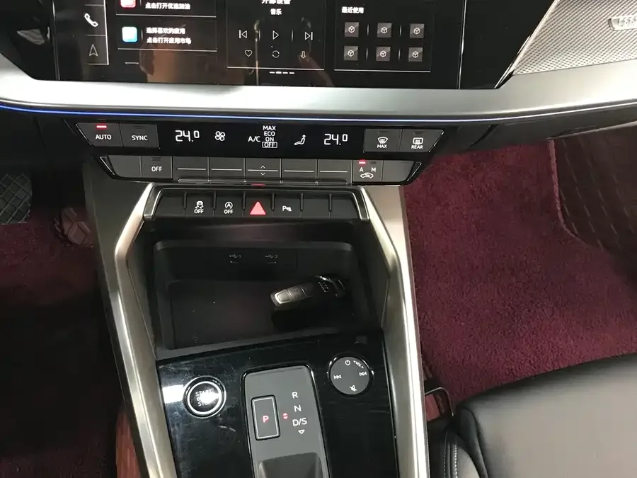Audi A3 2024 A3L Limousine 35 TFSI Fashion Sports 2024 — миниатюра 4