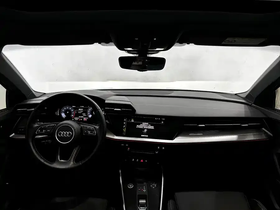 Audi A3 2024 A3L Limousine 35 TFSI Fashion Sports 2024 — миниатюра 4