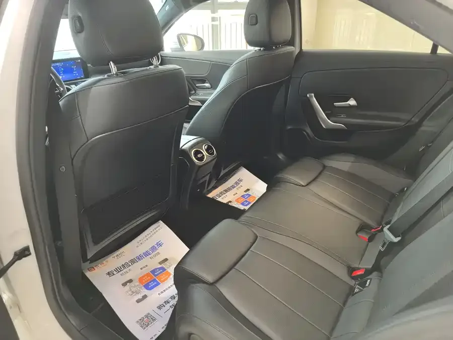 Mercedes-Benz Class A Mercedes-Benz A-Class 2023 A 180 L 2023 — миниатюра 2