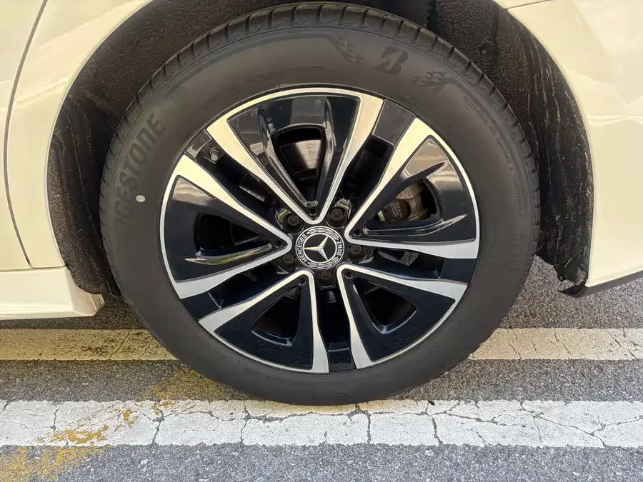 Mercedes-Benz Class A Mercedes-Benz A-Class 2023 A 200 L Dynamic Edition 2023 — миниатюра 2