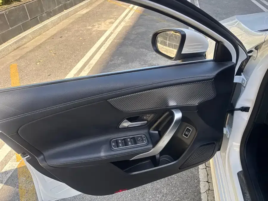 Mercedes-Benz Class A Mercedes-Benz A-Class 2023 A 200 L Dynamic Edition 2023 — миниатюра 4